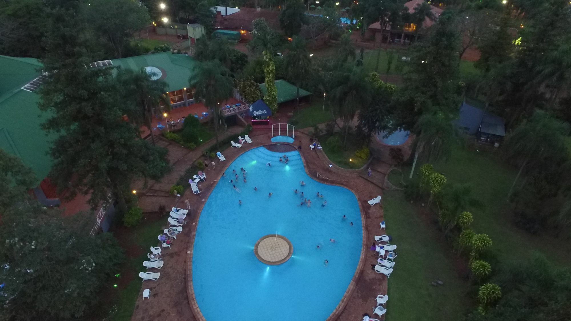 Tangoinn Club Iguazu Party Luxury Hostel Puerto Iguazú Exterior foto